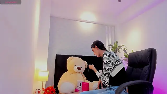 lily cash1 online show from 11.22.25