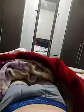 Snapshot of Gustavo198045 chatting on 10.22.25 Gustavo198045 online show from 10.22.25