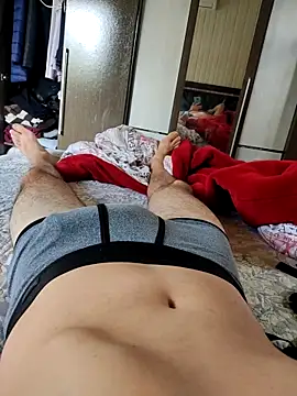 Snapshot of Gustavo198045 chatting on 10.27.25 Gustavo198045 online show from 10.27.25