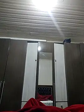 Snapshot of Gustavo198045 chatting on 10.31.25 Gustavo198045 online show from 10.31.25