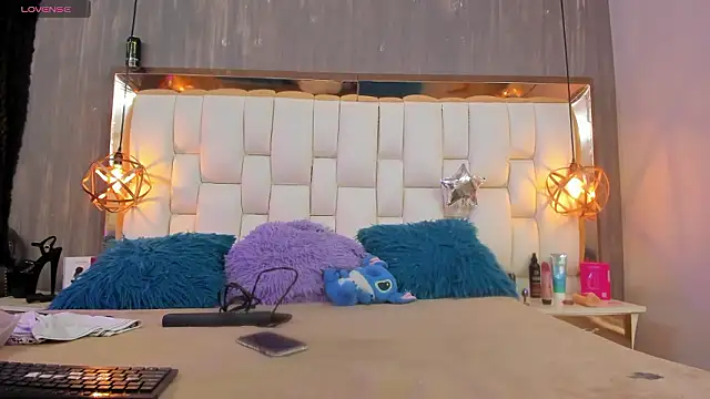 Foxxy Doll online show from 03.23.26