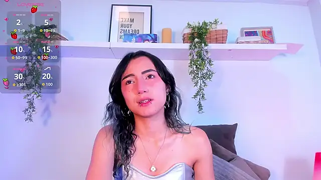 Snapshot of Vampgyal chatting on 09.30.25 Vampgyal online show from 09.30.25