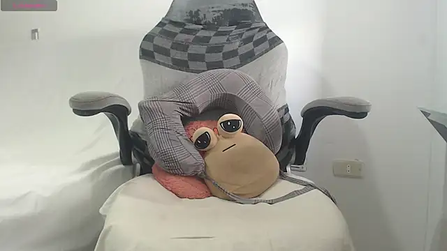 mia duvall online show from 10.17.25