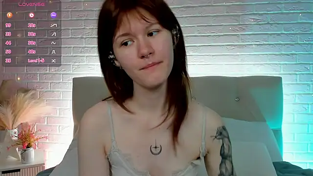 Snapshot of Aria_Vox chatting on 09.21.25 Aria Vox online show from 09.21.25