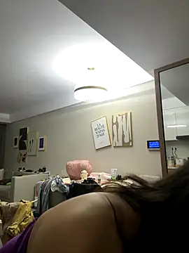 anna yngs online show from 10.12.25