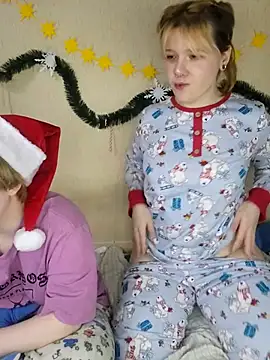 Snapshot of xrixsyx_and_ricky chatting on 12.20.25 xrixsyx and ricky online show from 12.20.25