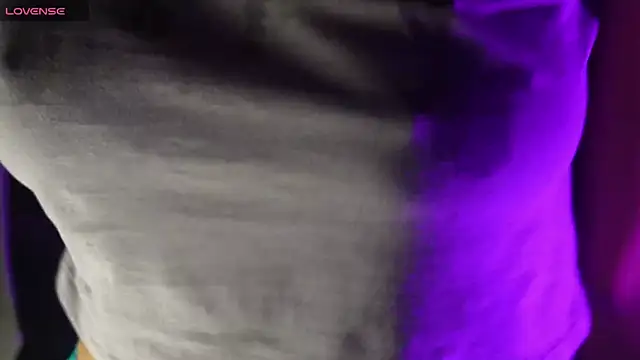 Snapshot of NidhiChandra chatting on 11.12.25 NidhiChandra online show from 11.12.25