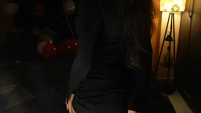 Snapshot of NidhiChandra chatting on 11.24.25 NidhiChandra online show from 11.24.25