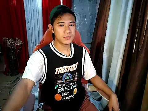 Snapshot of urboy_cass chatting on 09.22.25 urboy cass online show from 09.22.25