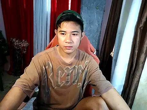 Snapshot of urboy_cass chatting on 09.23.25 urboy cass online show from 09.23.25