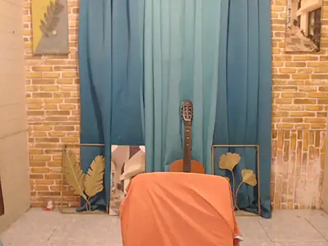 Snapshot of urboy_cass chatting on 10.02.25 urboy cass online show from 10.02.25