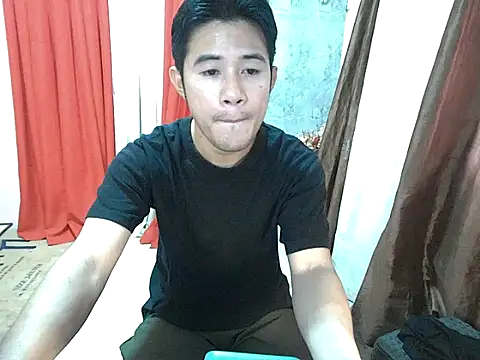 Snapshot of urboy_cass chatting on 11.08.25 urboy cass online show from 11.08.25