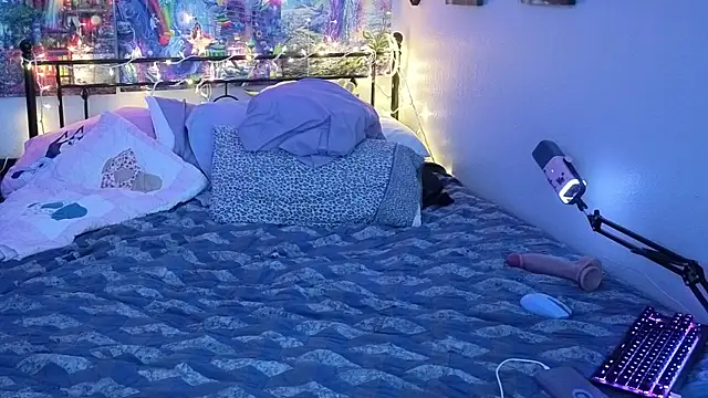 scarelett2372 online show from 10.20.25