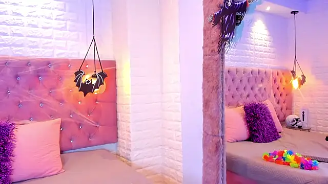 Snapshot of anette_bennet chatting on 10.27.25 anette bennet online show from 10.27.25