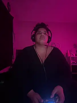 Snapshot of 1n0nlythroat chatting on 02.07.26 1n0nlythroat online show from 02.07.26