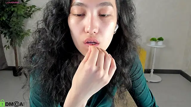 FlirtyAura online show from 05.13.26