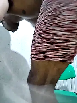 Snapshot of Kesurra chatting on 11.20.25 Kesurra online show from 11.20.25