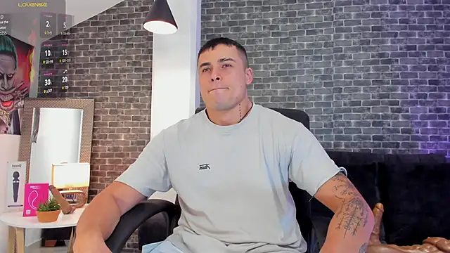 Snapshot of connorsmiith chatting on 09.13.25 connorsmiith online show from 09.13.25