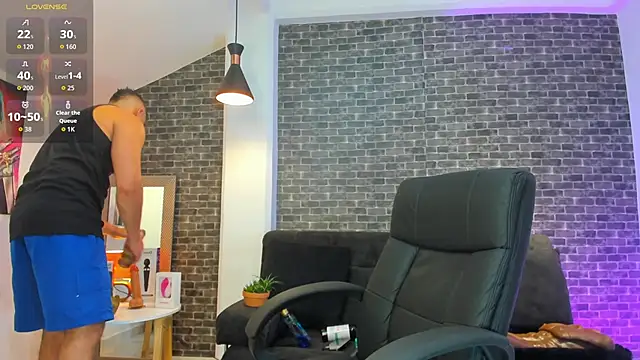 Snapshot of connorsmiith chatting on 09.28.25 connorsmiith online show from 09.28.25