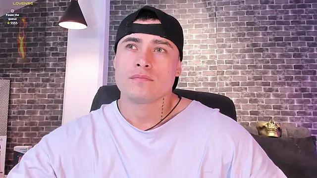 Snapshot of connorsmiith chatting on 10.07.25 connorsmiith online show from 10.07.25