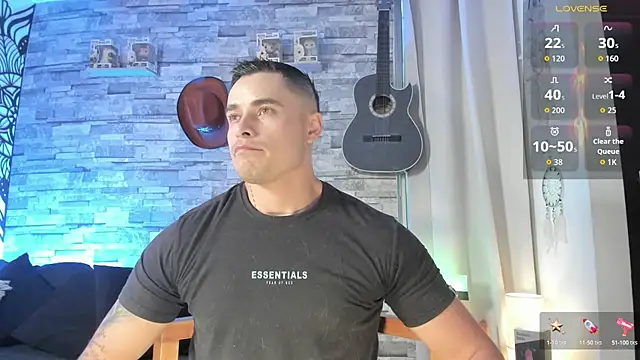 Snapshot of connorsmiith chatting on 10.23.25 connorsmiith online show from 10.23.25