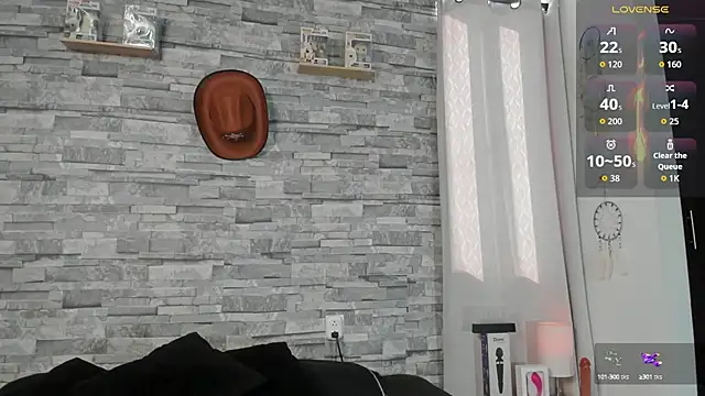 Snapshot of connorsmiith chatting on 10.24.25 connorsmiith online show from 10.24.25