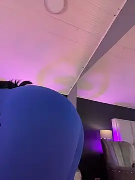 BellaFernandez   online show from 04.24.26