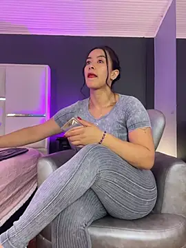 Snapshot of BellaFernandez__ chatting on 07.30.26 BellaFernandez online show from 07.30.26