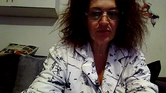 RubyyRosee online show from 04.12.26