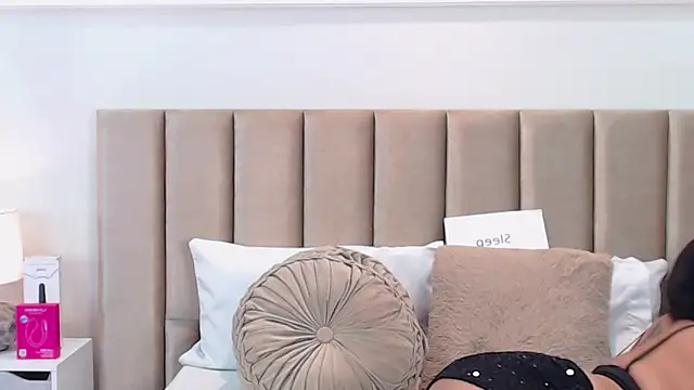 Snapshot of MelodyCarsson chatting on 02.19.26 MelodyCarsson online show from 02.19.26