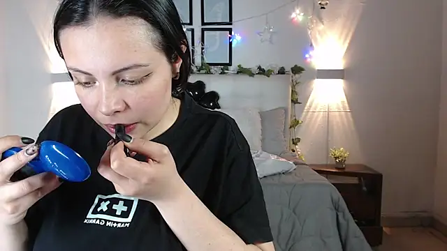 Megan 05  online show from 03.21.26