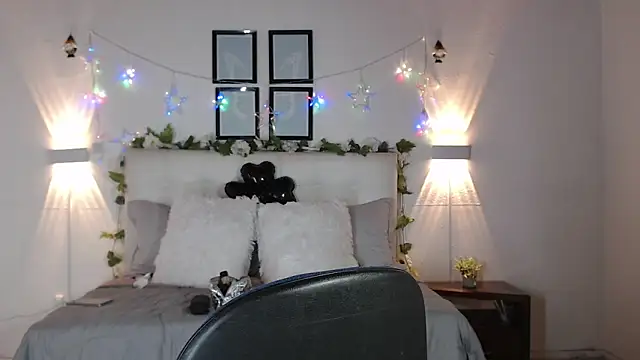 Megan 05  online show from 03.25.26