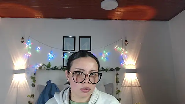 Megan 05  online show from 04.17.26