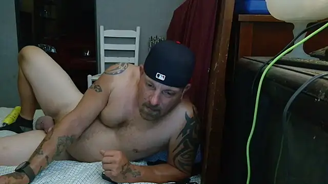 Snapshot of Dilf23 chatting on 07.03.26 Dilf23 online show from 07.03.26