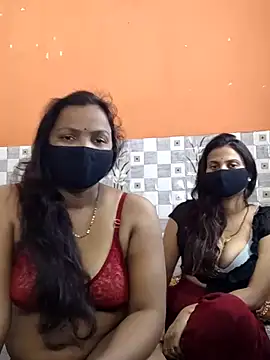 Snapshot of hot_plak chatting on 11.22.25 hot plak online show from 11.22.25