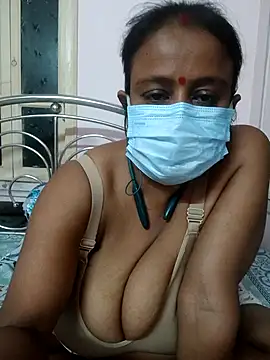 Snapshot of Barna_Love chatting on 10.01.25 Barna Love online show from 10.01.25