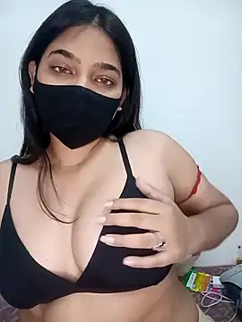 Snapshot of Snehabeauti chatting on 03.30.26 Snehabeauti online show from 03.30.26