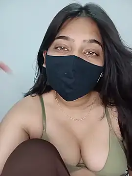 Snapshot of Snehabeauti chatting on 05.19.26 Snehabeauti online show from 05.19.26