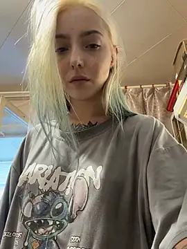 Snapshot of lis_silver chatting on 06.17.26 lis silver online show from 06.17.26