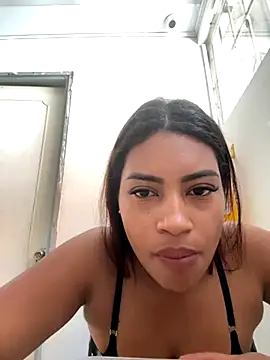 Snapshot of AmberMoss1 chatting on 09.13.25 AmberMoss1 online show from 09.13.25