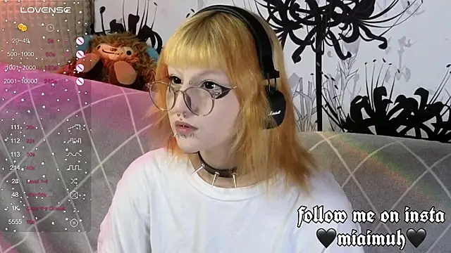 mia  yui online show from 09.09.25