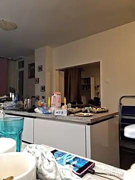 Alexandra knight online show from 10.02.25