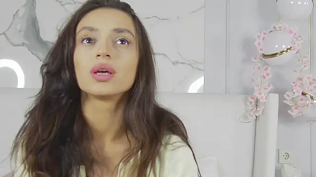 AdoraCortes online show from 09.21.25