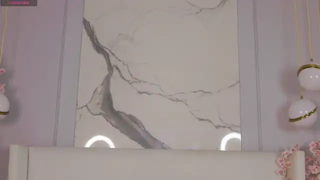 AdoraCortes online show from 10.11.25