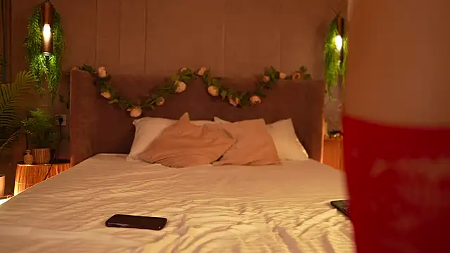 AdoraCortes online show from 10.25.25