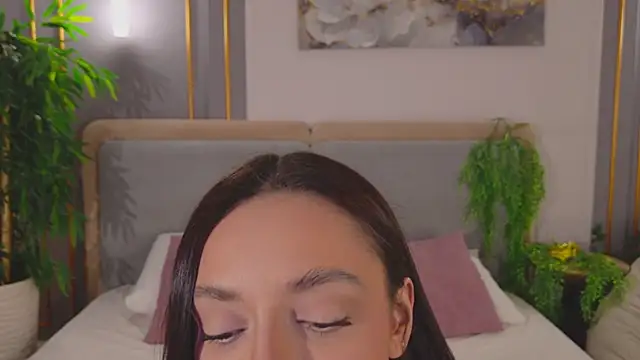 AdoraCortes online show from 04.14.26