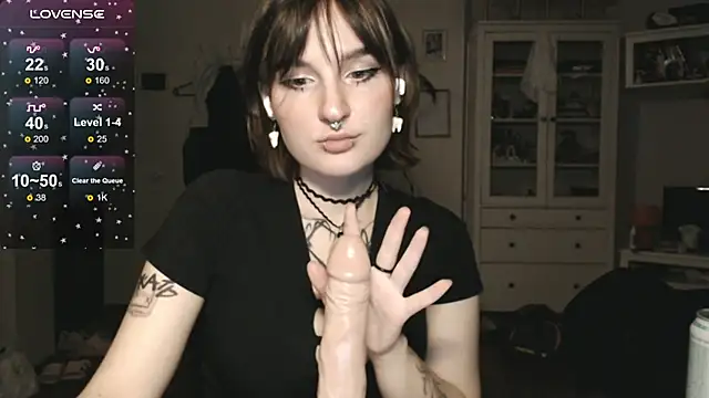 Snapshot of rubby_hanna chatting on 12.20.25 rubby hanna online show from 12.20.25