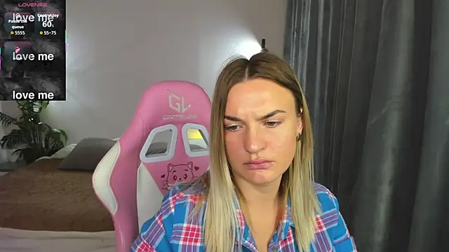 Snapshot of Marie_Ellie chatting on 11.05.25 Marie Ellie online show from 11.05.25