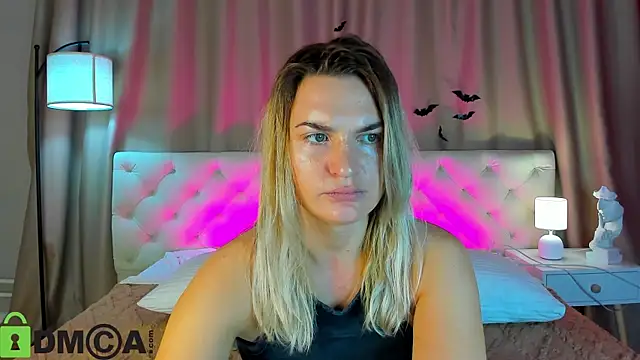 Snapshot of Marie_Ellie chatting on 11.10.25 Marie Ellie online show from 11.10.25