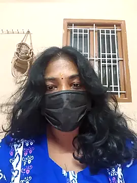 Snapshot of Tamil_Mithra chatting on 10.31.25 Tamil Mithra online show from 10.31.25